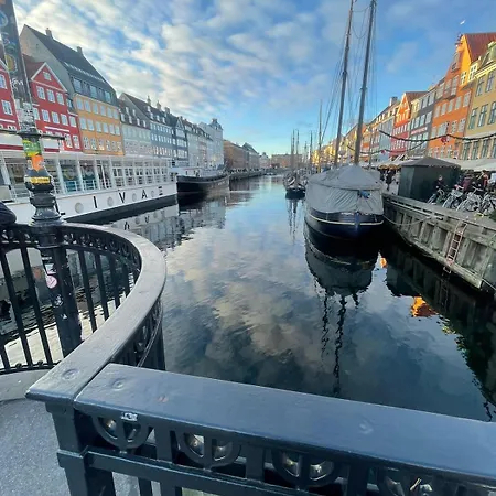 6 Prs Renovated Nyhavn I Exclusive & Rare Find Apartmán